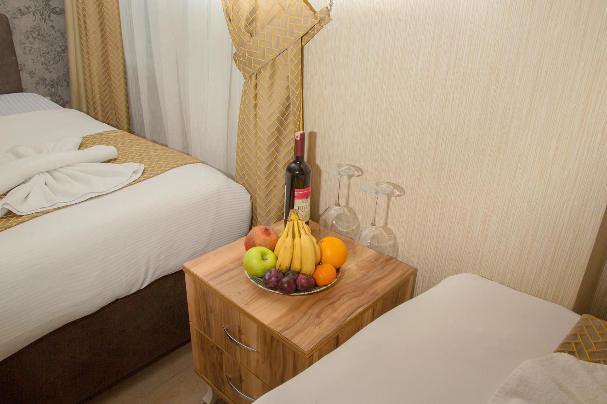 Honey Hotel Istanbul Exterior foto