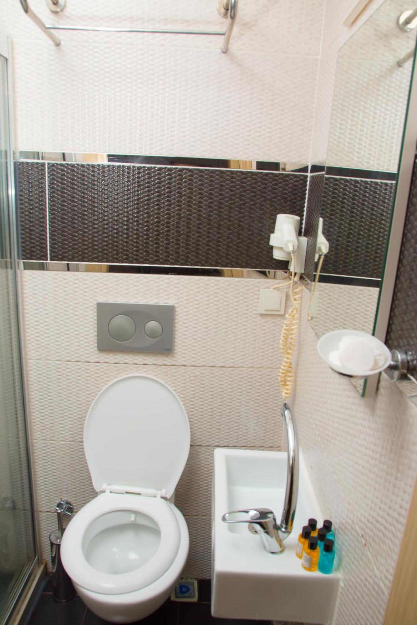 Honey Hotel Istanbul Exterior foto